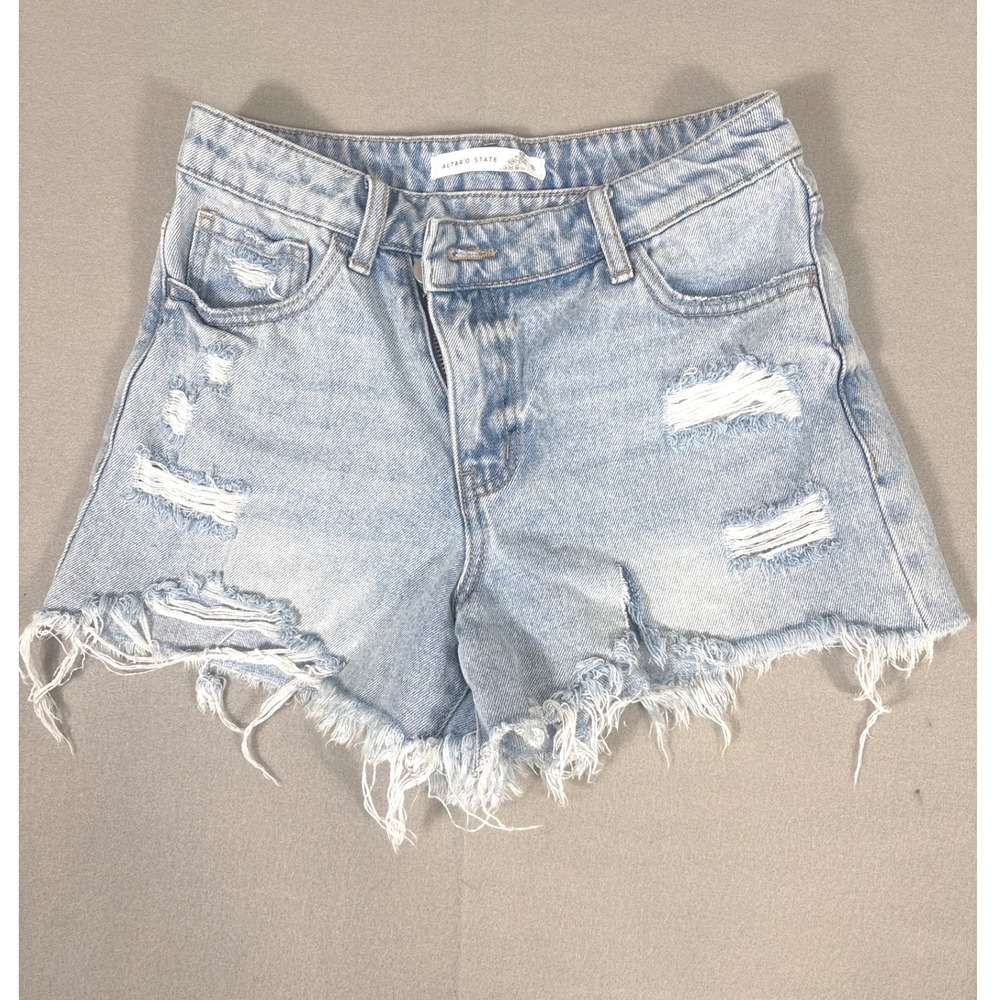 Altar'd State Womens Distressed Denim Shorts Light Wash Frayed Hem Size S V2910‎